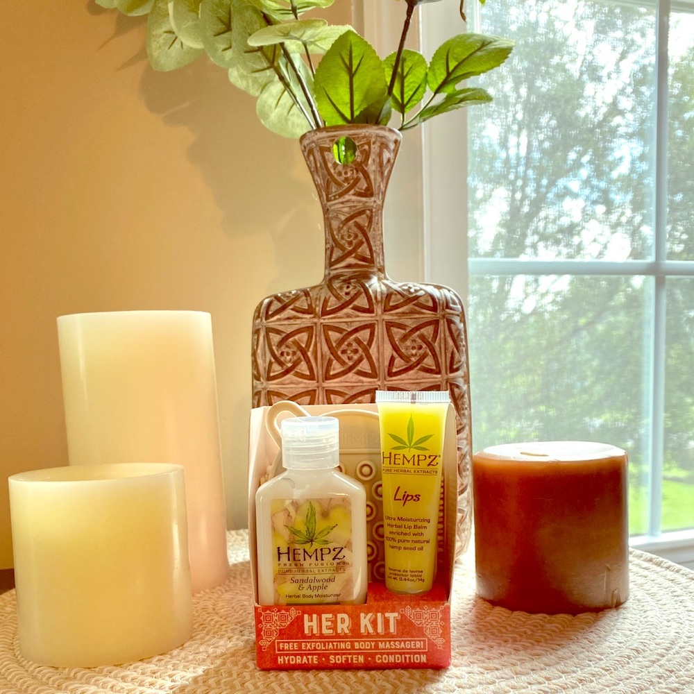 🌟NWT🌟 Hempz Her Kit.